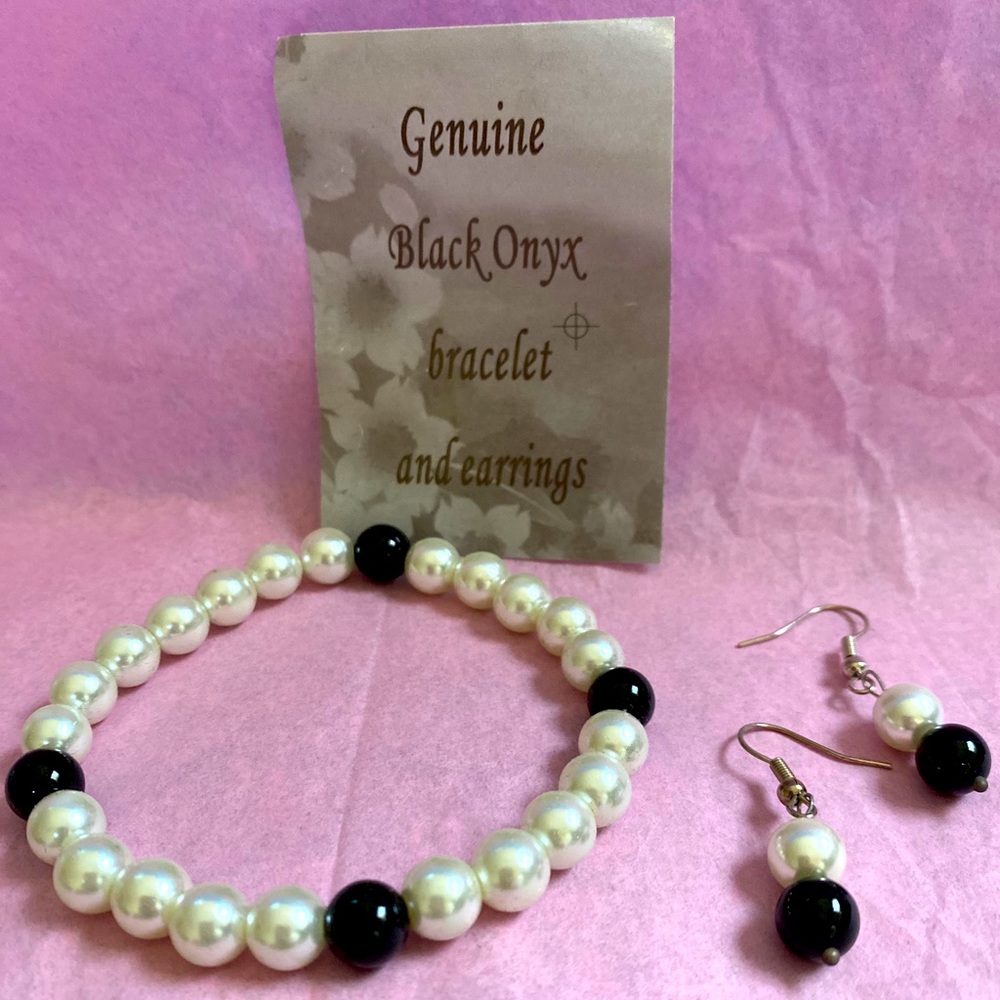 Pearl and Onyx Bracelet and Earrings